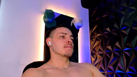 Snapshot of maxwell_dupont chatting on 2, 11, 2025 MAX online show from 2, 11, 2025