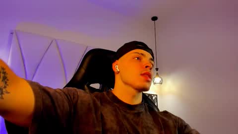 Snapshot of maxwell_dupont chatting on 1, 12, 2025 MAX online show from 1, 12, 2025