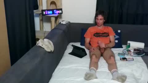 Snapshot of maxwildesa chatting on 5, 4, 2026 Max Wilde online show from 5, 4, 2026