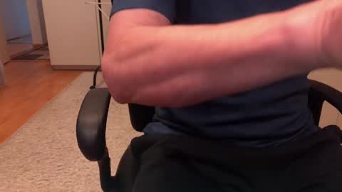 Snapshot of maxx_martin chatting on 5, 11, 2025 Max online show from 5, 11, 2025