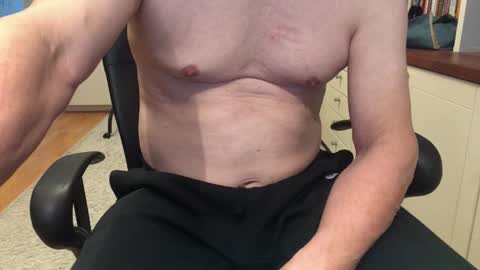 Snapshot of maxx_martin chatting on 18, 11, 2025 Max online show from 18, 11, 2025