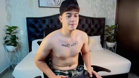 Snapshot of maxxicruz chatting on 24, 10, 2025 Maxxi online show from 24, 10, 2025