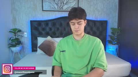 Snapshot of maxxicruz chatting on 29, 11, 2025 Maxxi online show from 29, 11, 2025