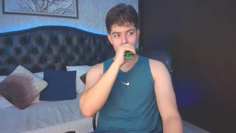 Snapshot of maxxicruz chatting on 16, 12, 2025 Maxxi online show from 16, 12, 2025