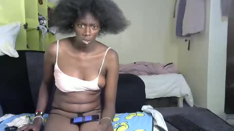 maxxinepetite online show from 16, 2, 2025