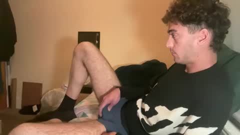 Snapshot of maxxkyledes98 chatting on 14, 12, 2025 Max Kyle online show from 14, 12, 2025