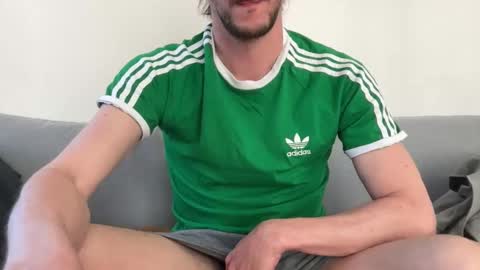 Snapshot of maxxxurbate chatting on 6, 4, 2026 MaxXxurbate online show from 6, 4, 2026