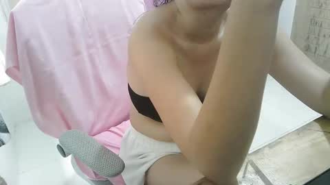 Snapshot of may171822 chatting on 24, 9, 2025 may online show from 24, 9, 2025