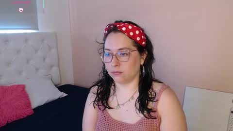 Snapshot of may_bloom chatting on 5, 2, 2026 May online show from 5, 2, 2026