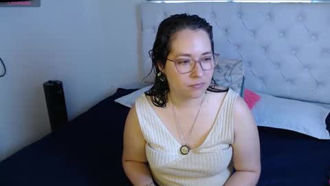 Snapshot of may_bloom chatting on 9, 2, 2026 May online show from 9, 2, 2026