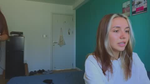 Snapshot of may_dani chatting on 29, 3, 2026 Dani and May online show from 29, 3, 2026