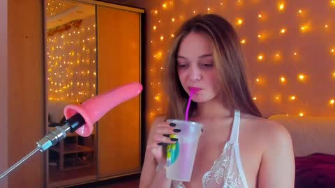 May Flower online show from 14, 1, 2025