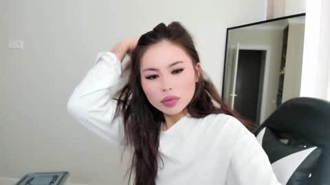 Mia online show from 26, 10, 2025