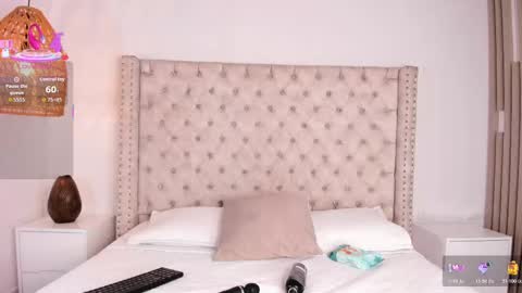 Snapshot of maya_blue_ chatting on 27, 10, 2025 Maya online show from 27, 10, 2025