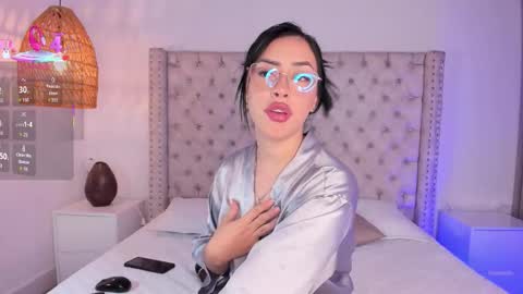 Snapshot of maya_blue_ chatting on 16, 12, 2025 Maya online show from 16, 12, 2025