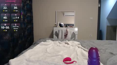 maya_kumashiro online show from 22, 11, 2025