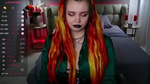 Maya Mils online show from 24, 1, 2025