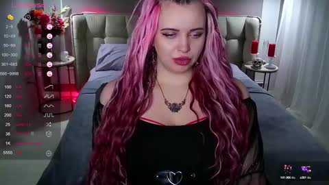 Maya Mils online show from 12, 2, 2025