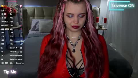 Maya Mils online show from 8, 3, 2025