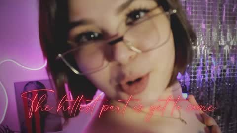 Snapshot of maya_muse chatting on 4, 12, 2024 Woman online show from 4, 12, 2024