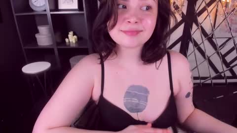 Snapshot of maya_muse chatting on 2, 3, 2025 Woman online show from 2, 3, 2025