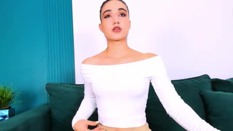 Snapshot of maya_rogerss chatting on 11, 9, 2025 Maya online show from 11, 9, 2025