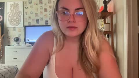 Maya Belle online show from 9, 12, 2024