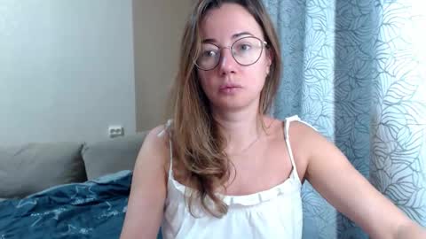 Snapshot of mayacateyes chatting on 23, 12, 2025 Maya online show from 23, 12, 2025