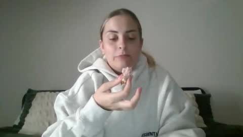 Snapshot of mayamae5324 chatting on 2, 6, 2026 mayamae5324 online show from 2, 6, 2026