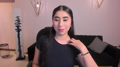 Snapshot of mayamoretti chatting on 15, 10, 2025 Maya online show from 15, 10, 2025