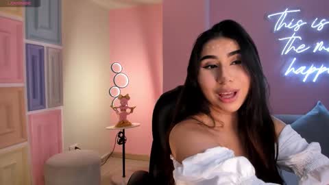 Snapshot of mayamoretti chatting on 1, 11, 2025 Maya online show from 1, 11, 2025