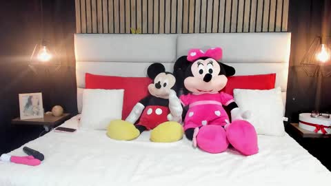 Nicolle Ruselle   Hello my lovely  schedule for great fun from  630 am and end 800 pm Colombian time I wait for you online show from 11, 3, 2025