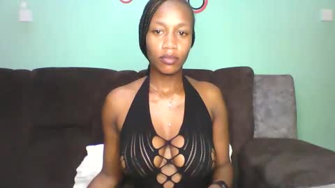 Snapshot of mayasmiley_ chatting on 4, 4, 2026 prettydoll online show from 4, 4, 2026