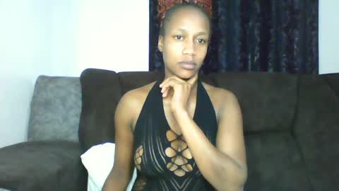 Snapshot of mayasmiley_ chatting on 7, 7, 2026 prettydoll online show from 7, 7, 2026