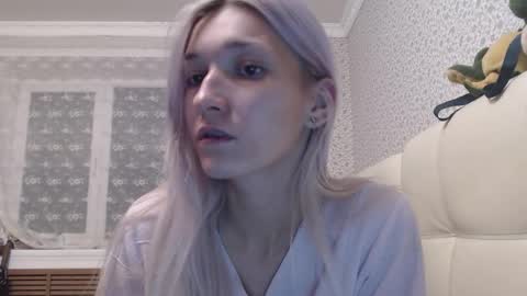 maybe_doll online show from 19, 10, 2025