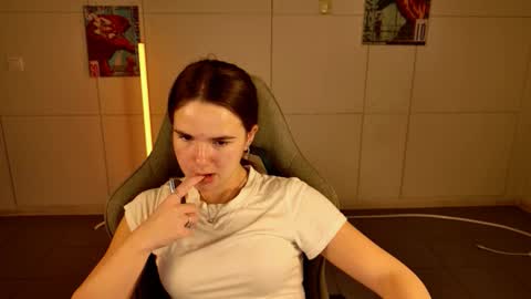 maybloom_ online show from 22, 11, 2025