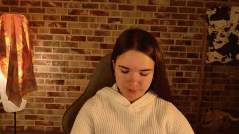 maybloom_ online show from 2, 12, 2025