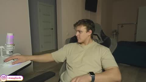 Snapshot of maygly chatting on 12, 4, 2026 Slava and Alextatto online show from 12, 4, 2026