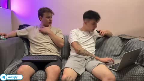 Snapshot of maygly chatting on 14, 4, 2026 Slava and Alextatto online show from 14, 4, 2026