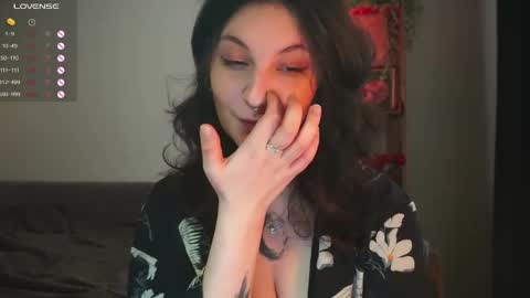 Snapshot of maymary_ chatting on 7, 5, 2026 Mary . online show from 7, 5, 2026