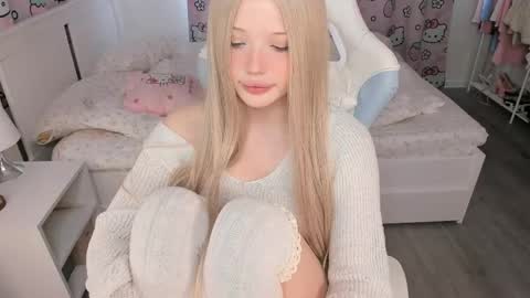 Snapshot of mayya_cuute chatting on 25, 4, 2026 Mila online show from 25, 4, 2026
