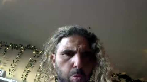 Snapshot of mazl0w chatting on 2, 1, 2025 mazl0w online show from 2, 1, 2025