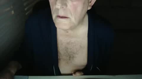 Snapshot of mbeastie chatting on 1, 11, 2025 Beastie online show from 1, 11, 2025