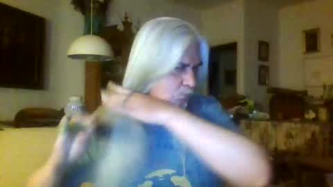 Snapshot of mc_manu chatting on 4, 4, 2026 Manu online show from 4, 4, 2026