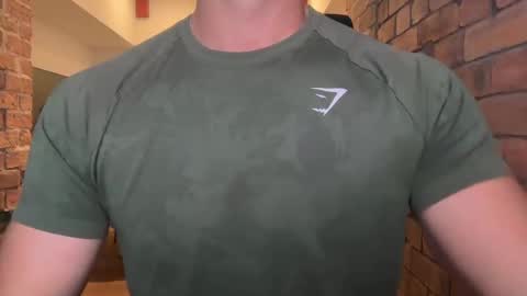 Snapshot of mcr8080 chatting on 3, 10, 2025 mcr8080 online show from 3, 10, 2025