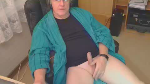 Snapshot of mcswis6 chatting on 2, 12, 2024 mcswis6 online show from 2, 12, 2024