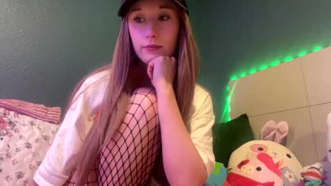 Snapshot of meadowmoon3 chatting on 23, 4, 2026 meadowmoon3 online show from 23, 4, 2026