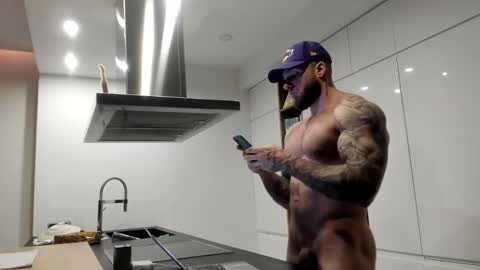 Snapshot of mealphamale chatting on 22, 1, 2025 Alpha Male online show from 22, 1, 2025