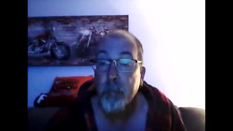 Snapshot of meathome3 chatting on 19, 9, 2025 me at home online show from 19, 9, 2025