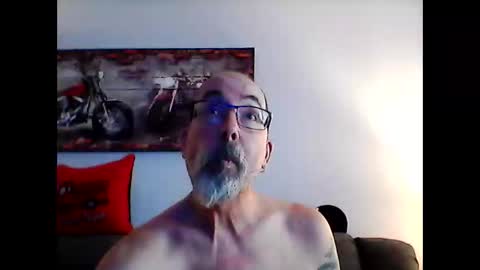 Snapshot of meathome3 chatting on 19, 3, 2026 me at home online show from 19, 3, 2026